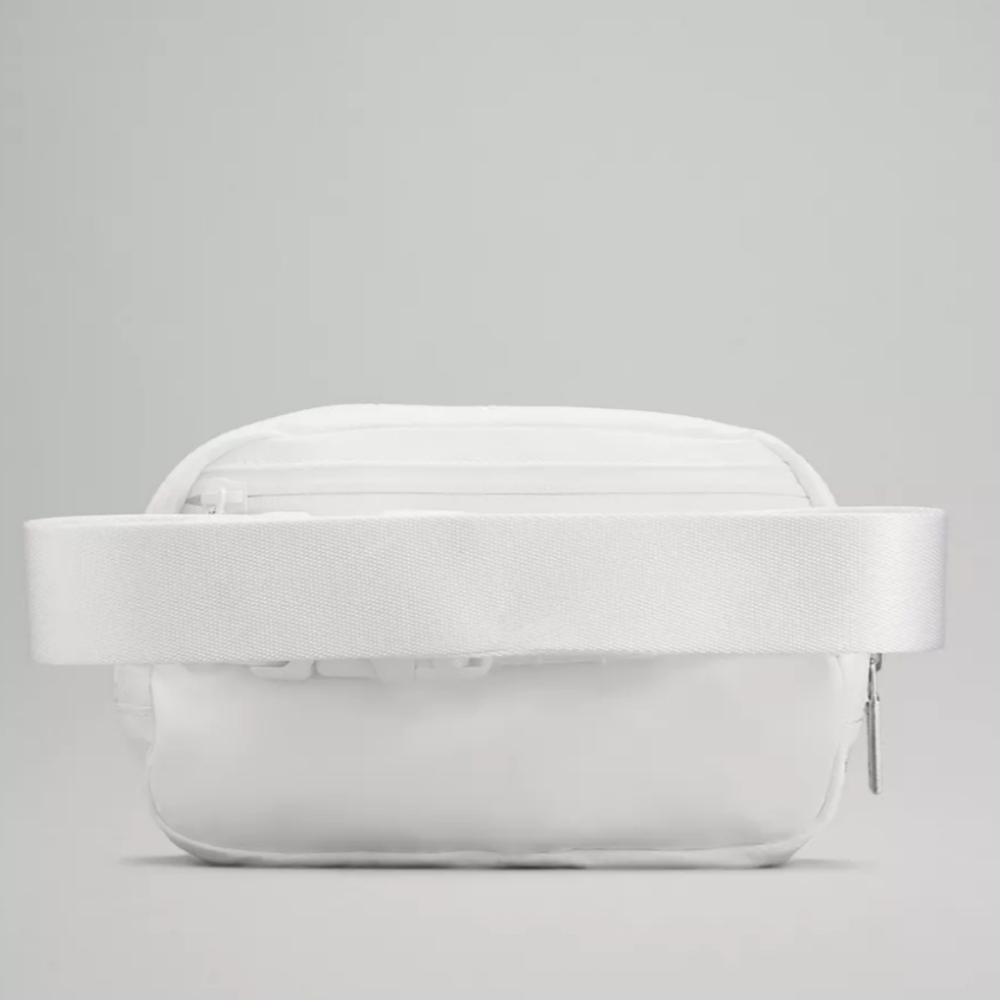 ๐๏ธ LULULEMON BELT BAG - WHITE - Picture 3 of 12